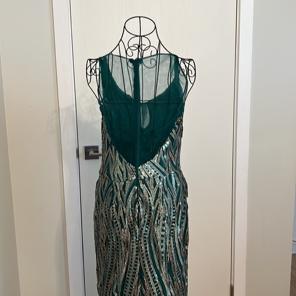 Custom made dress - Picture 5 of 6